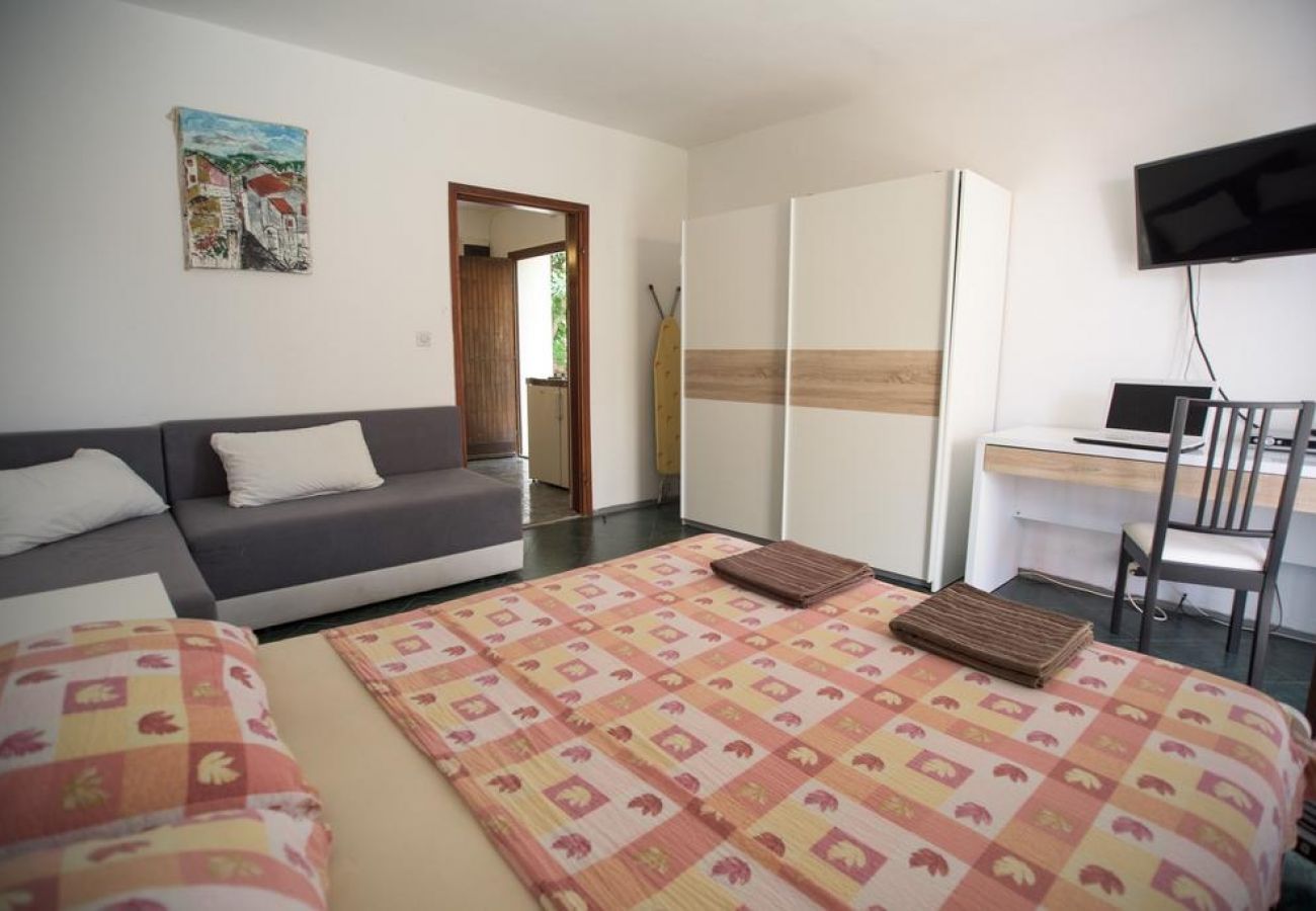 Appartement à Cres - Appartement dans Cres avec Balcon, Climatisation, WIFI, Machine à laver (4249-2)