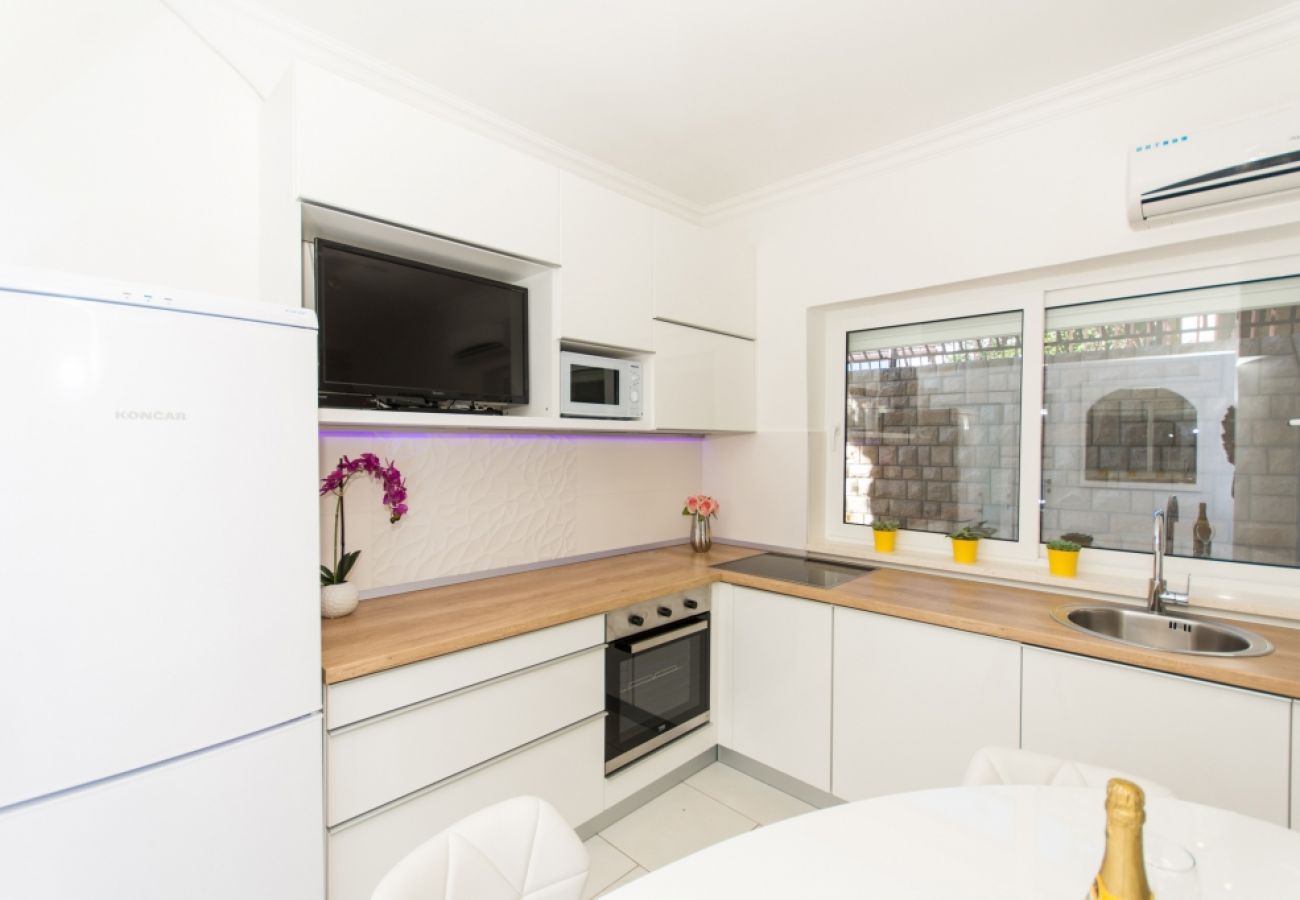 Appartement à Trogir - Appartement dans Trogir avec vue mer, terrasse, Climatisation, WIFI (3459-3)