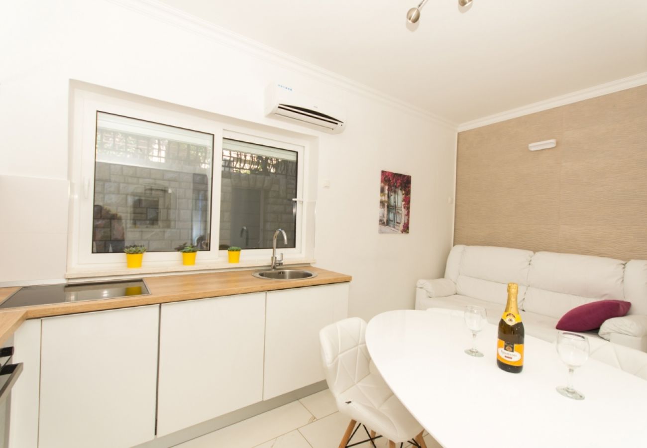 Appartement à Trogir - Appartement dans Trogir avec vue mer, terrasse, Climatisation, WIFI (3459-3)