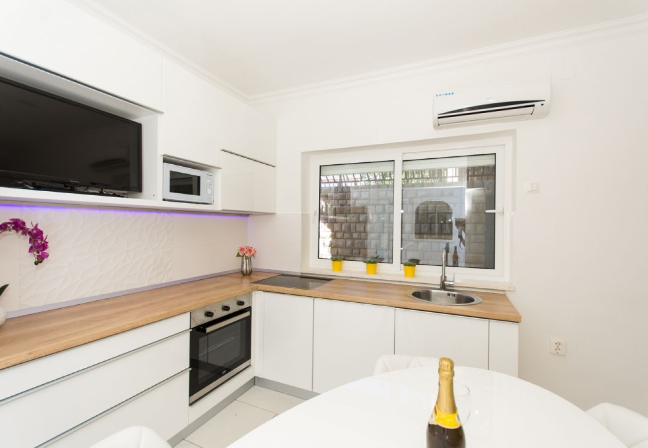 Appartement à Trogir - Appartement dans Trogir avec vue mer, terrasse, Climatisation, WIFI (3459-3)