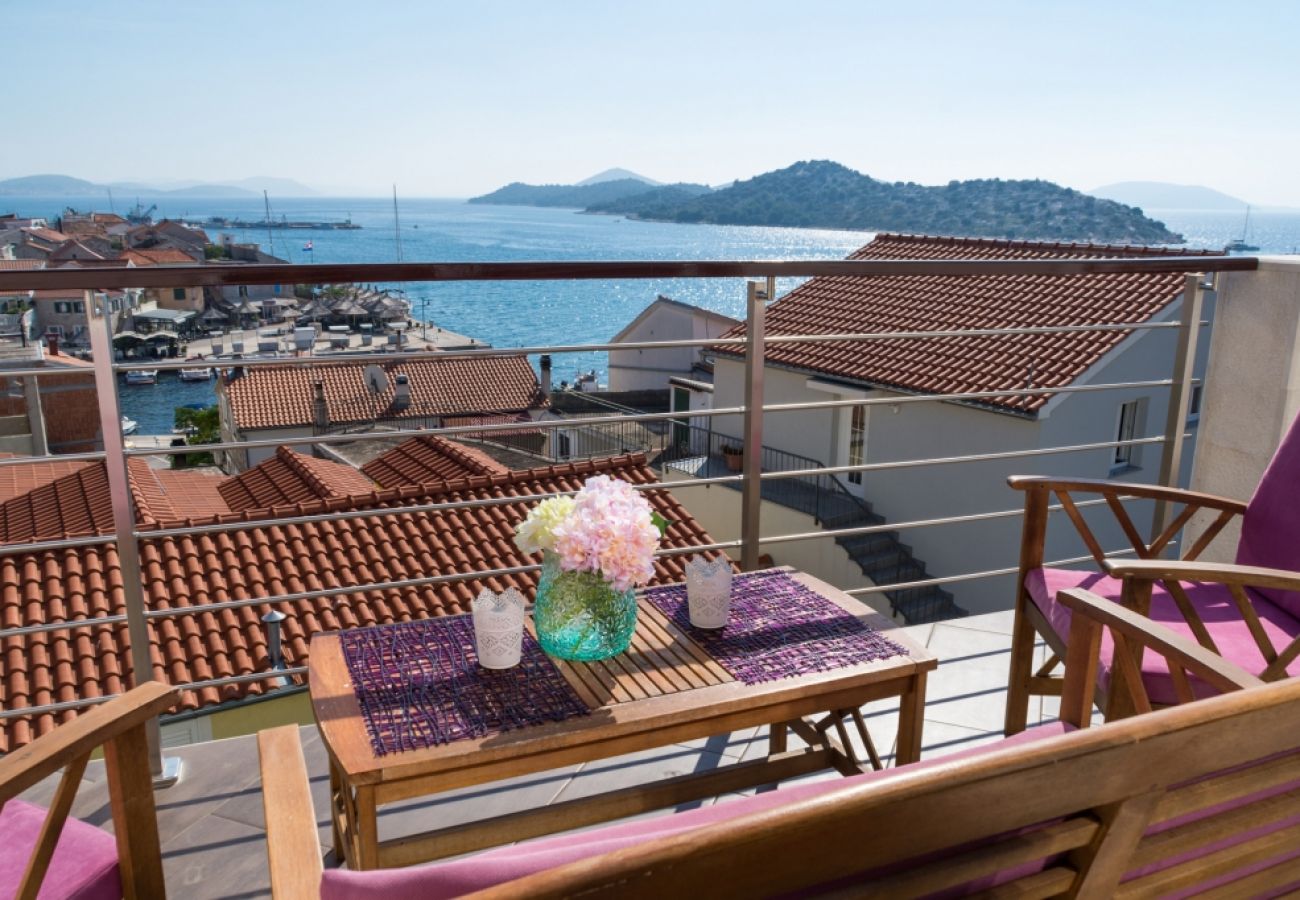 Appartement à Tribunj - Appartement dans Tribunj avec vue mer, terrasse, Climatisation, WIFI (4265-1)