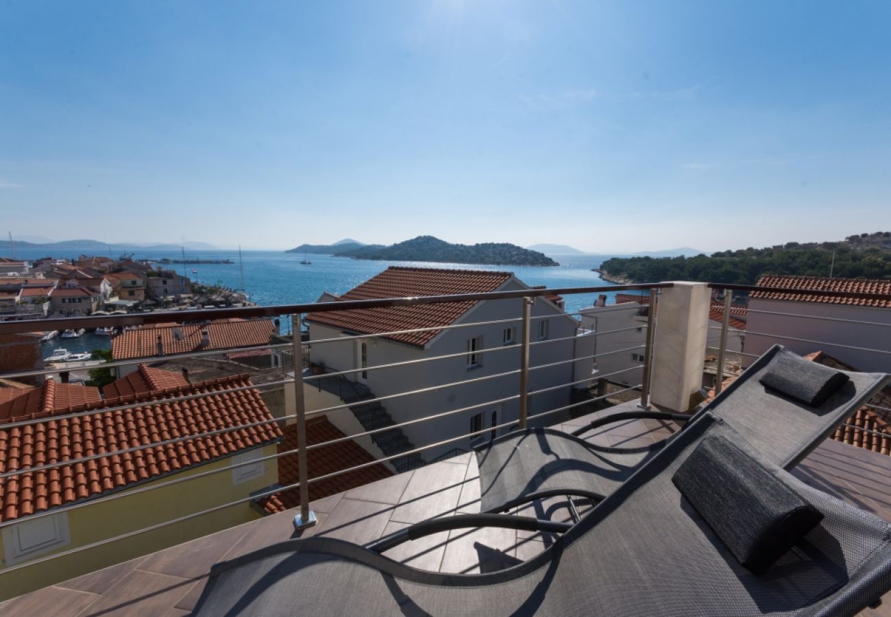 Appartement à Tribunj - Appartement dans Tribunj avec vue mer, terrasse, Climatisation, WIFI (4265-1)