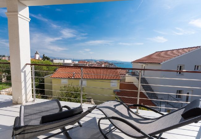 Appartement à Tribunj - Appartement dans Tribunj avec vue mer, terrasse, Climatisation, WIFI (4265-2) Appartement à Tribunj - Appartement dans Tribunj avec vue mer, terrasse, Climatisation, WIFI (4265-2)