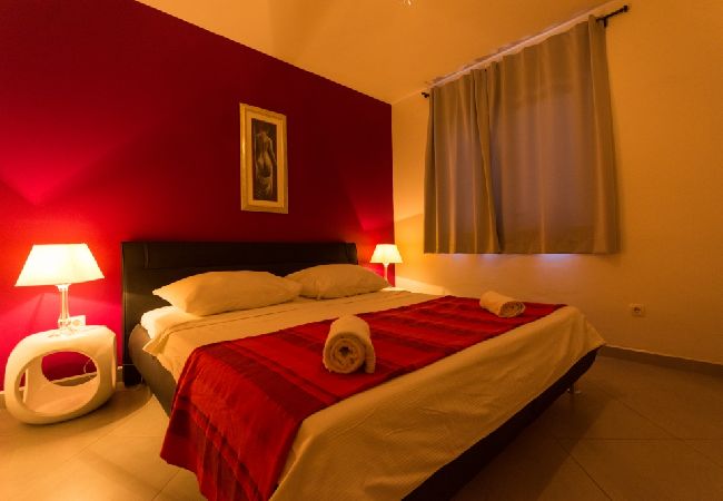 Appartement à Tribunj - Appartement dans Tribunj avec vue mer, terrasse, Climatisation, WIFI (4265-2) Appartement à Tribunj - Appartement dans Tribunj avec vue mer, terrasse, Climatisation, WIFI (4265-2)