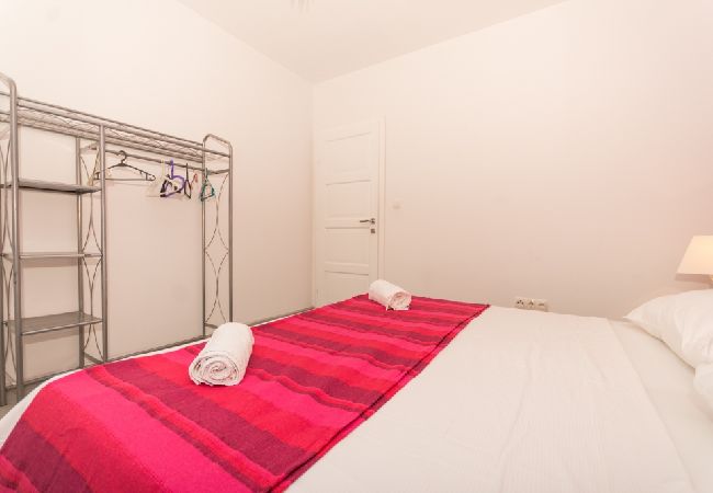 Appartement à Tribunj - Appartement dans Tribunj avec vue mer, terrasse, Climatisation, WIFI (4265-2) Appartement à Tribunj - Appartement dans Tribunj avec vue mer, terrasse, Climatisation, WIFI (4265-2)