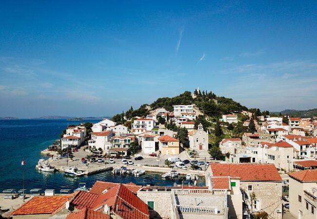 Appartement à Tribunj - Appartement dans Tribunj avec vue mer, terrasse, Climatisation, WIFI (4265-2) Appartement à Tribunj - Appartement dans Tribunj avec vue mer, terrasse, Climatisation, WIFI (4265-2)