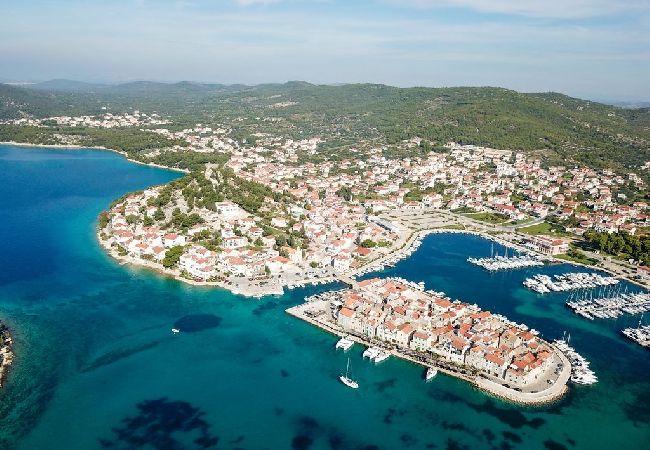 Appartement à Tribunj - Appartement dans Tribunj avec vue mer, terrasse, Climatisation, WIFI (4265-2) Appartement à Tribunj - Appartement dans Tribunj avec vue mer, terrasse, Climatisation, WIFI (4265-2)