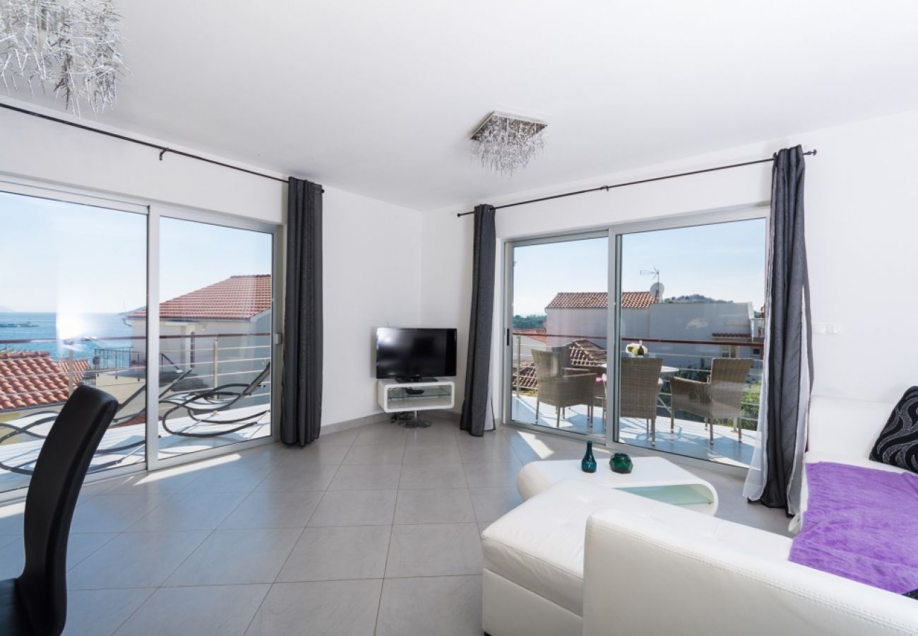 Appartement à Tribunj - Appartement dans Tribunj avec vue mer, terrasse, Climatisation, WIFI (4265-2)