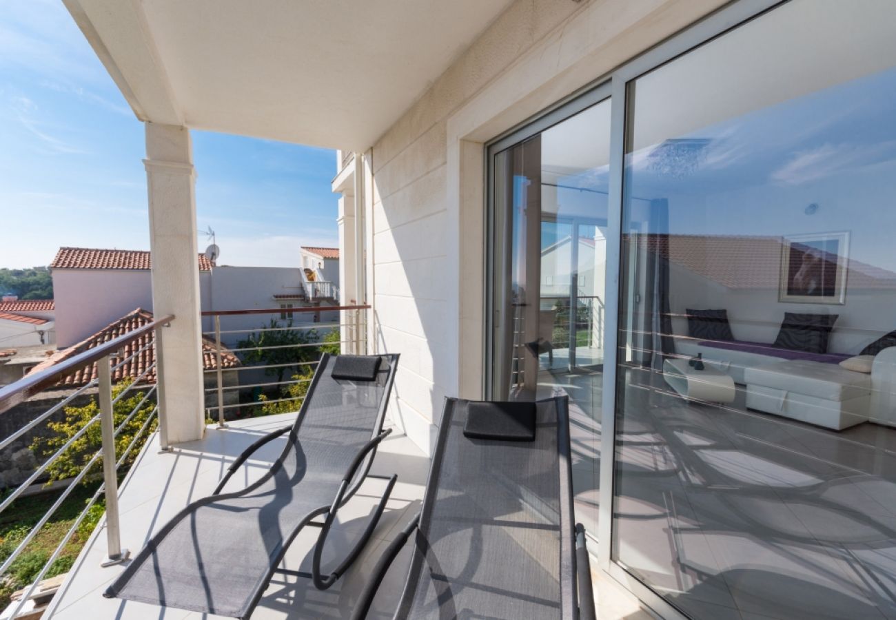 Appartement à Tribunj - Appartement dans Tribunj avec vue mer, terrasse, Climatisation, WIFI (4265-2)