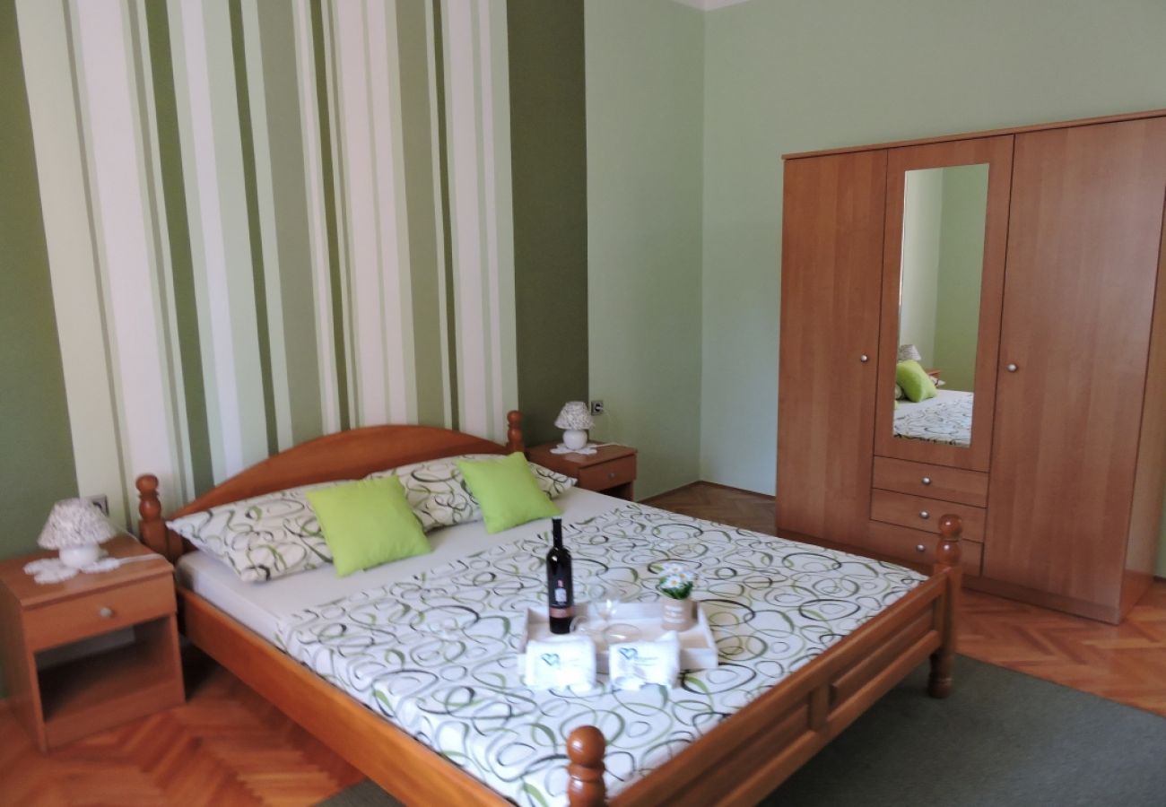 Appartement à Biograd na moru - Appartement dans Biograd na Moru avec terrasse, Climatisation, WIFI, Lave-vaisselle (4269-1)