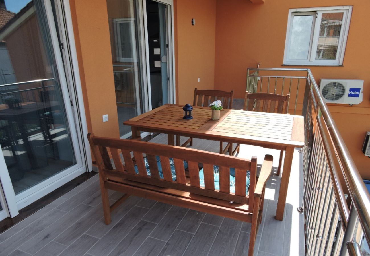 Appartement à Biograd na moru - Appartement dans Biograd na Moru avec Balcon, Climatisation, WIFI (4269-4)