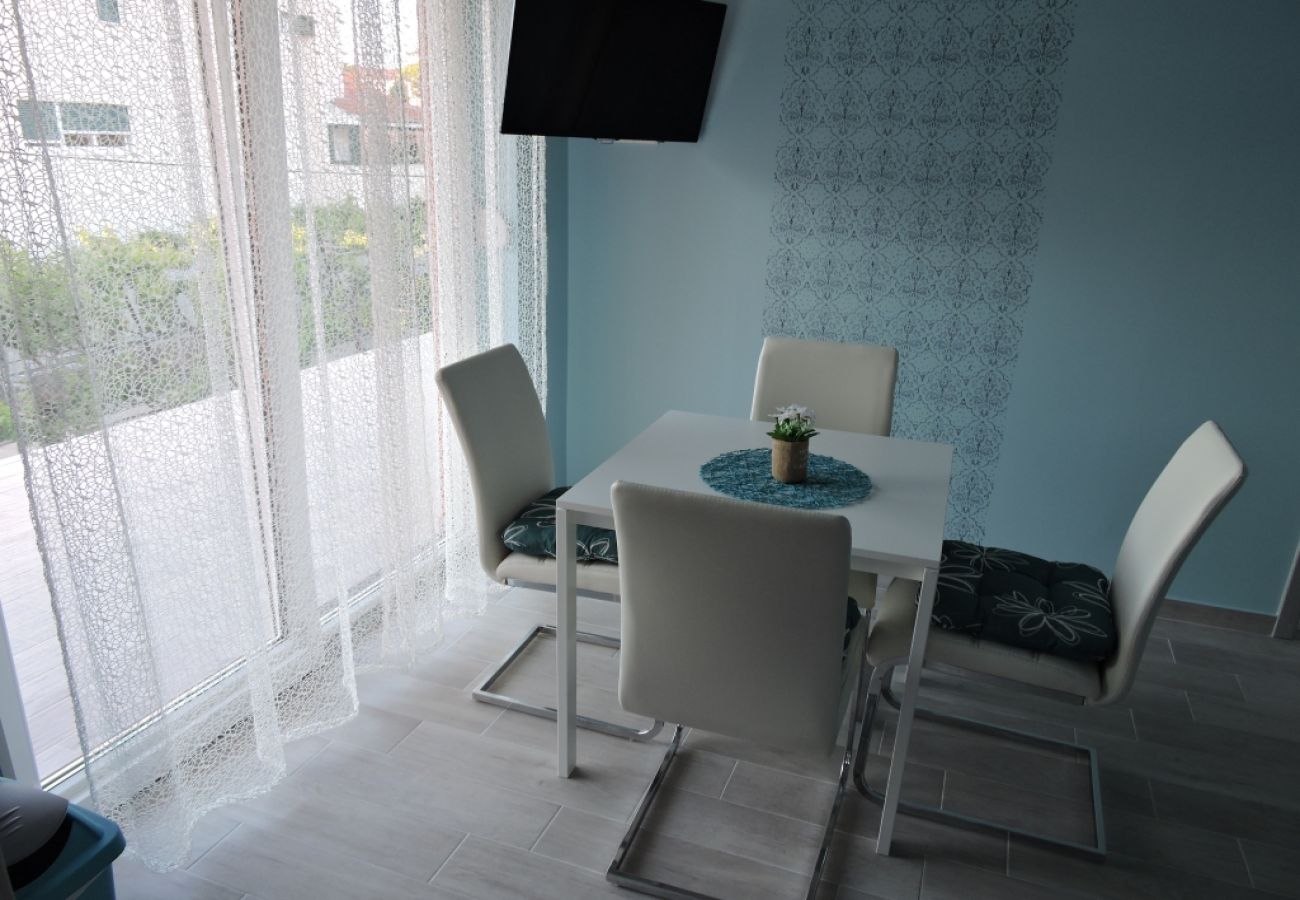 Appartement à Biograd na moru - Appartement dans Biograd na Moru avec Balcon, Climatisation, WIFI (4269-4)