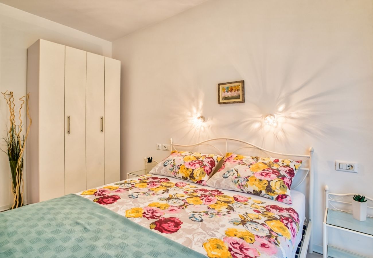 Appartement à Rovinj - Appartement dans Rovinj avec terrasse, Climatisation, WIFI, Lave-vaisselle (4286-2)