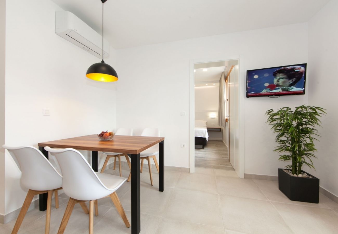 Appartement à Brela - Appartement dans Brela avec vue mer, terrasse, Climatisation, WIFI (3524-8)