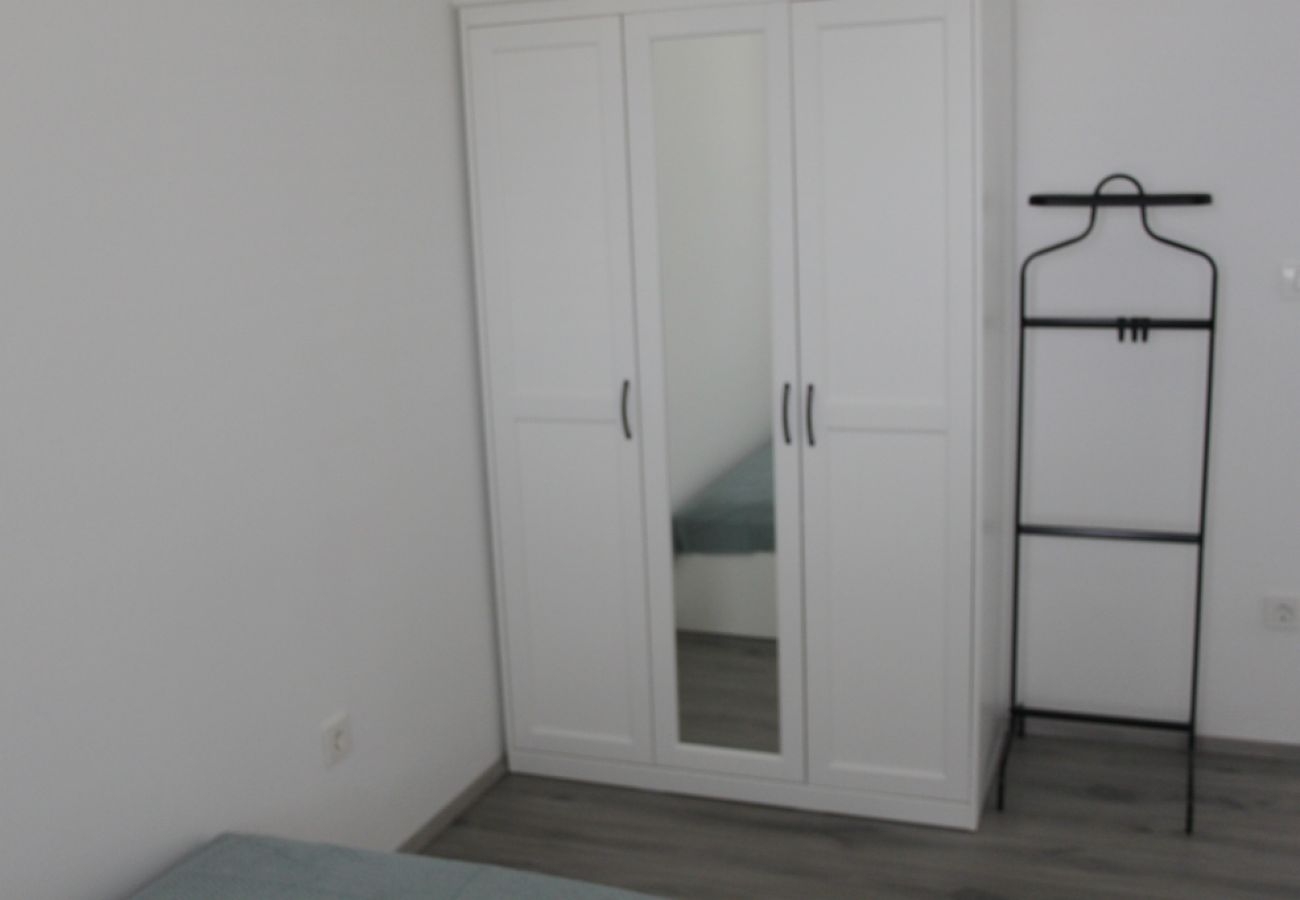 Appartement à Tribunj - Appartement dans Tribunj avec vue mer, Balcon, Climatisation, WIFI (4303-2)