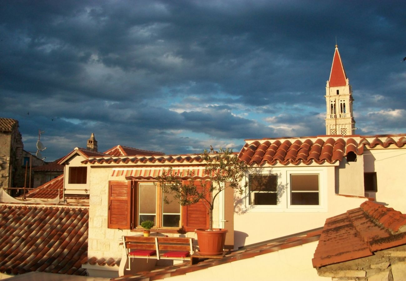 Chambres d'hôtes à Trogir - Chambre dans Trogir avec Balcon, Climatisation, WIFI (4324-3)