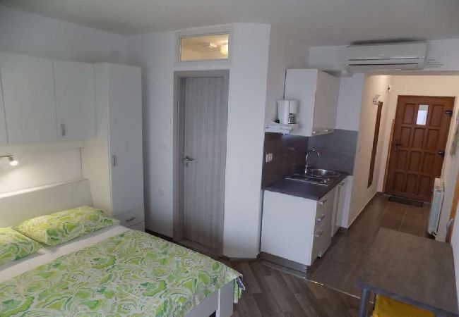 Studio à Mošcenicka Draga - Appartement Studio dans Mošćenička Draga avec vue mer, terrasse, Climatisation, WIFI (4364-1) Studio à Mošcenicka Draga - Appartement Studio dans Mošćenička Draga avec vue mer, terrasse, Climatisation, WIFI (4364-1)