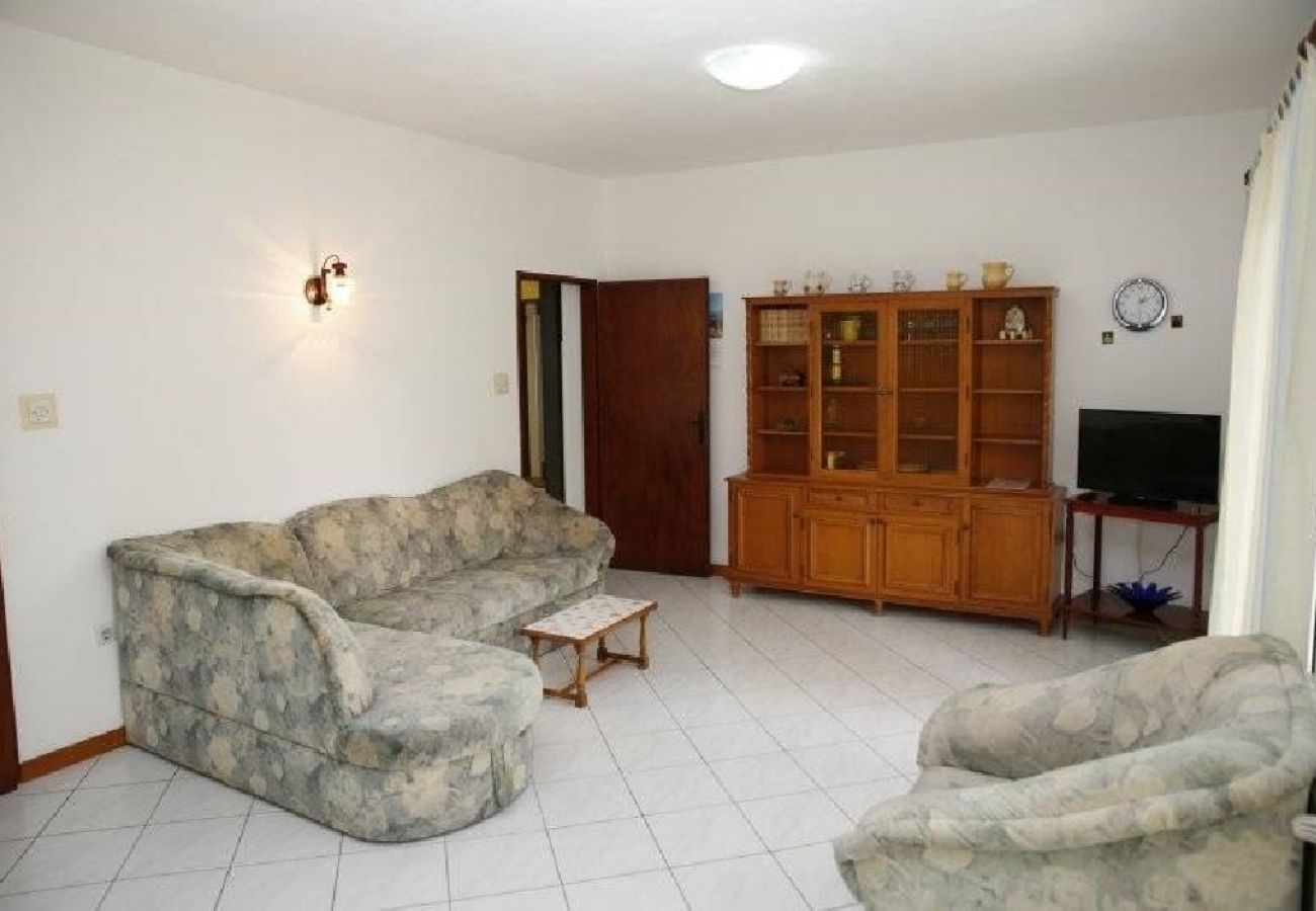 Appartement à Vodice - Appartement dans Vodice avec terrasse, Climatisation, WIFI, Machine à laver (4382-1)