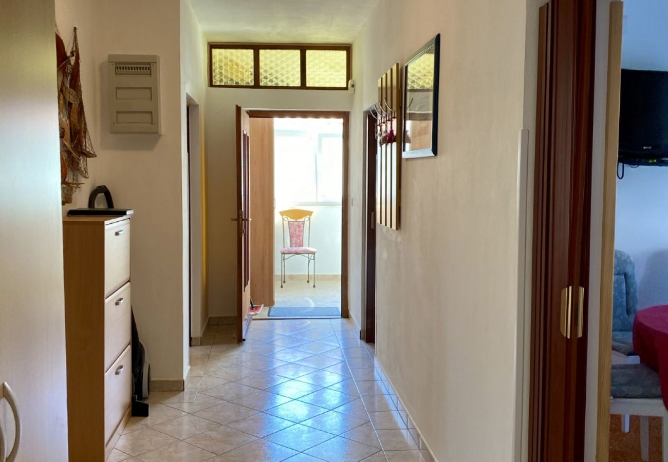 Appartement à Palit - Appartement dans Palit avec terrasse, Climatisation, WIFI, Machine à laver (4386-2)