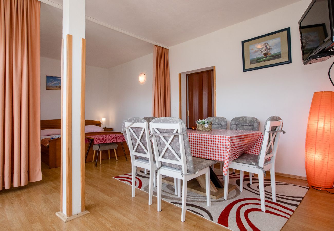 Appartement à Palit - Appartement dans Palit avec terrasse, Climatisation, WIFI, Machine à laver (4386-2)