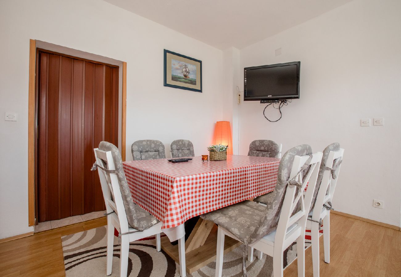 Appartement à Palit - Appartement dans Palit avec terrasse, Climatisation, WIFI, Machine à laver (4386-2)