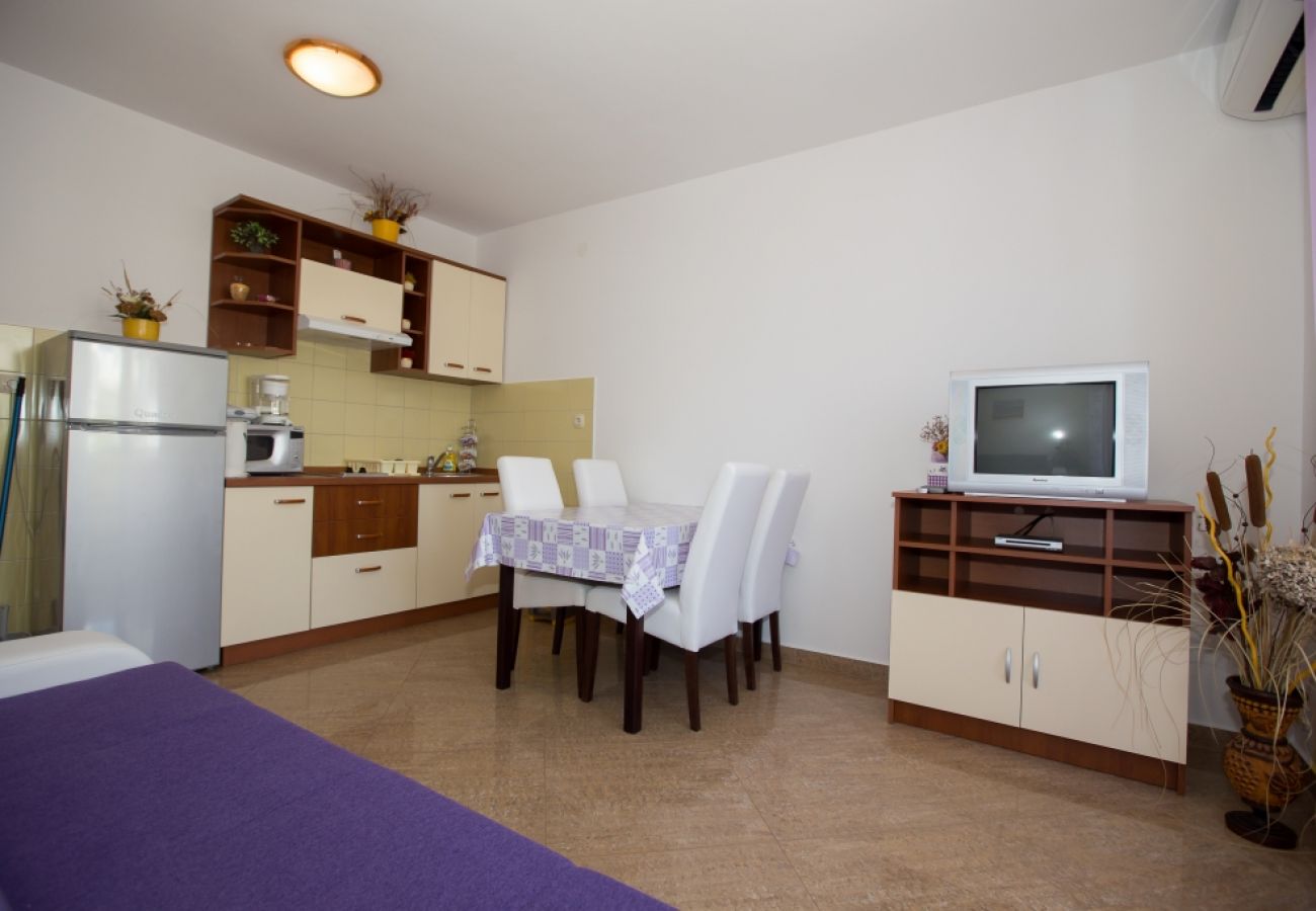 Appartement à Lopar - Appartement dans Lopar avec Balcon, Climatisation, WIFI, Machine à laver (73-3)