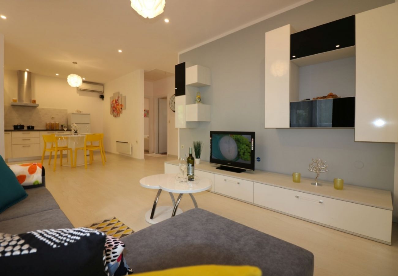 Maison à Porec - Maison de vacances dans Poreč avec terrasse, Climatisation, WIFI, Lave-vaisselle (4400-5)