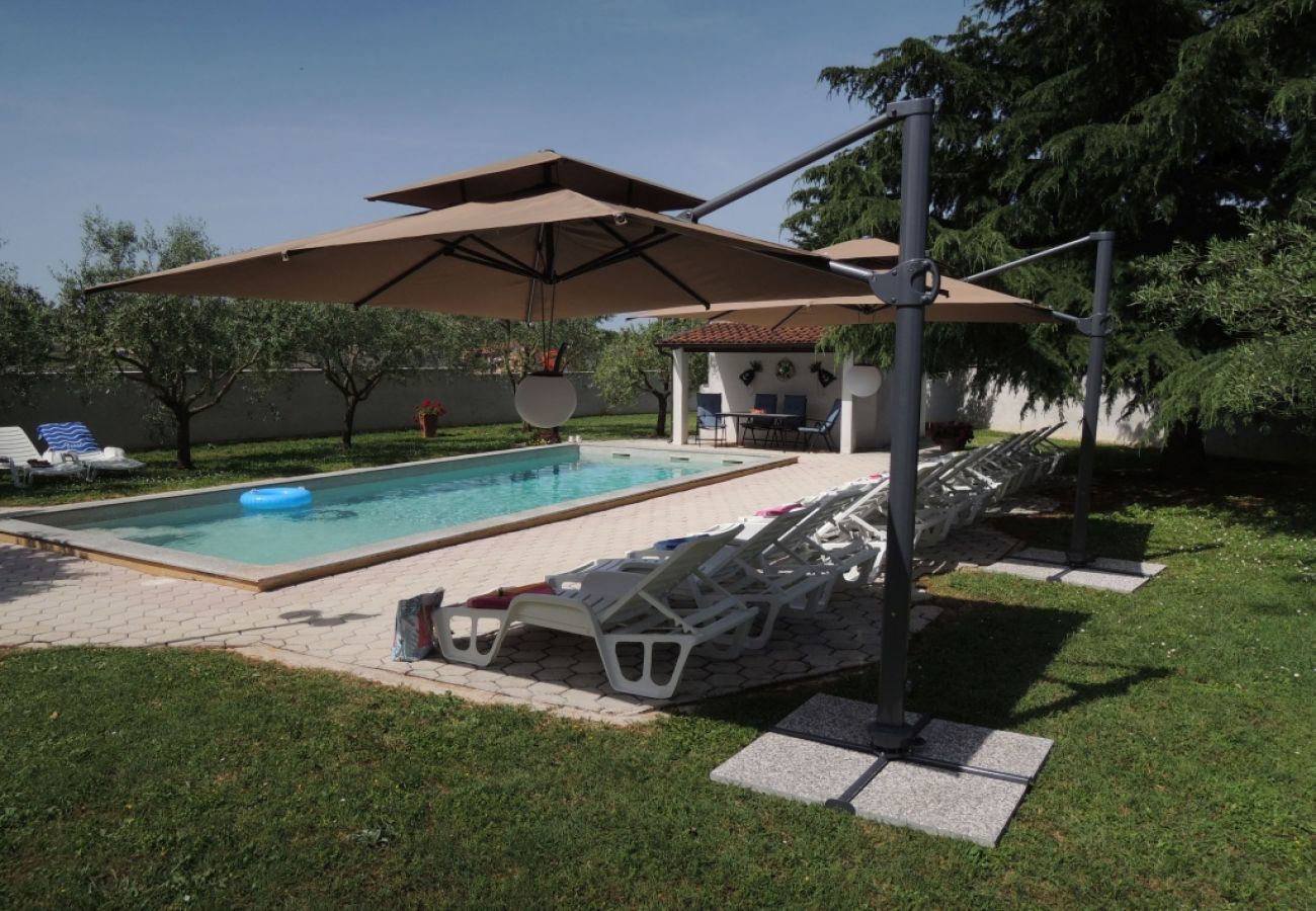 Maison à Porec - Maison de vacances dans Poreč avec terrasse, Climatisation, WIFI, Lave-vaisselle (4400-5)