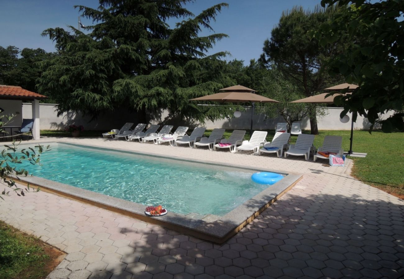 Maison à Porec - Maison de vacances dans Poreč avec terrasse, Climatisation, WIFI, Lave-vaisselle (4400-2)