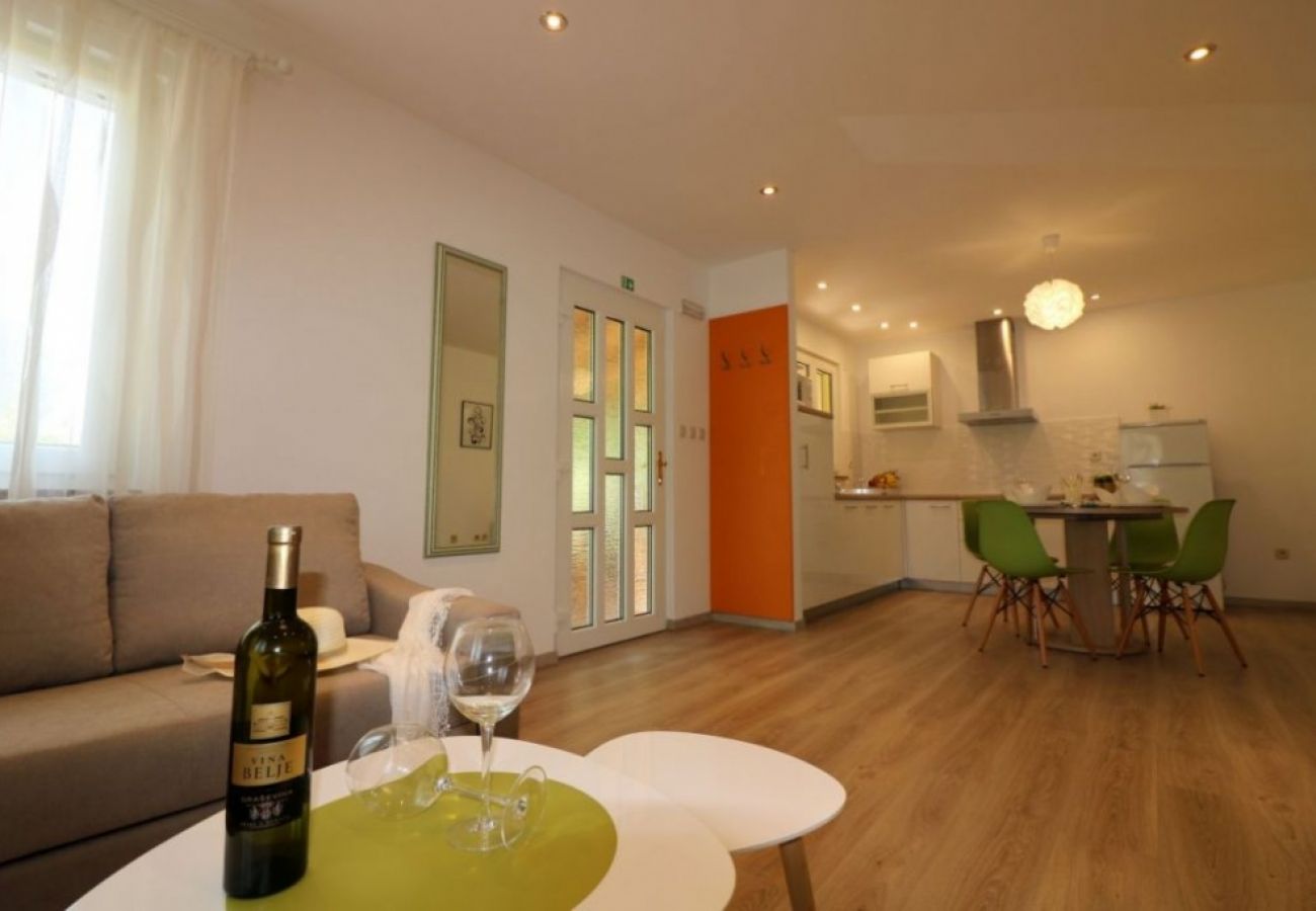 Maison à Porec - Maison de vacances dans Poreč avec terrasse, Climatisation, WIFI, Lave-vaisselle (4400-2)