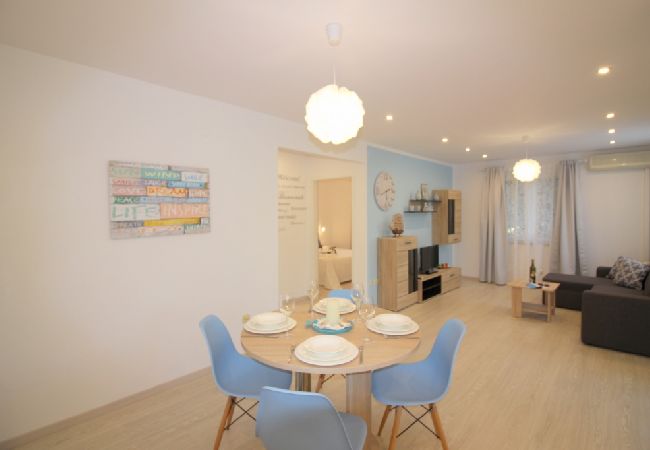 Maison à Porec - Maison de vacances dans Poreč avec terrasse, Climatisation, WIFI, Lave-vaisselle (4400-4) Maison à Porec - Maison de vacances dans Poreč avec terrasse, Climatisation, WIFI, Lave-vaisselle (4400-4)