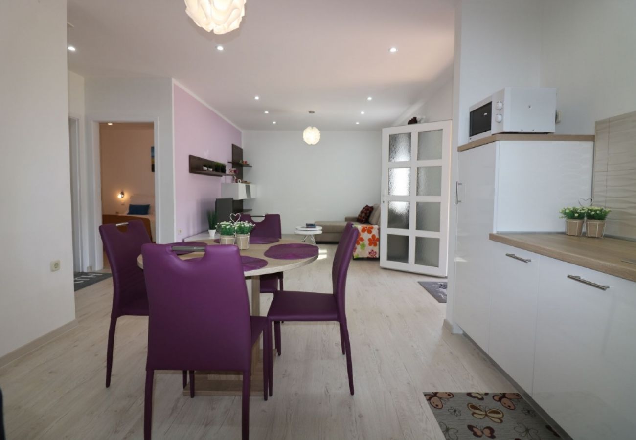 Maison à Porec - Maison de vacances dans Poreč avec terrasse, Climatisation, WIFI, Lave-vaisselle (4400-7)