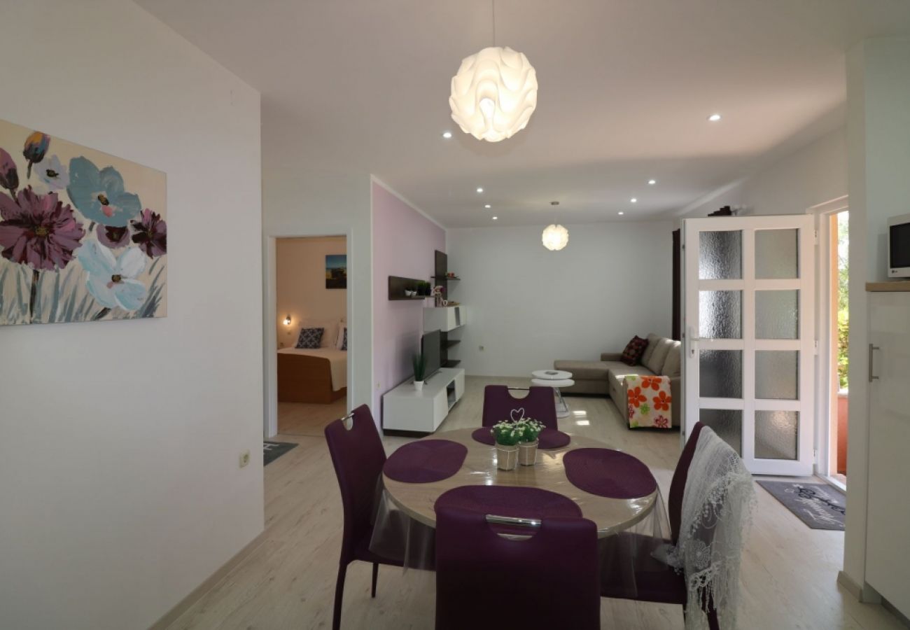 Maison à Porec - Maison de vacances dans Poreč avec terrasse, Climatisation, WIFI, Lave-vaisselle (4400-7)