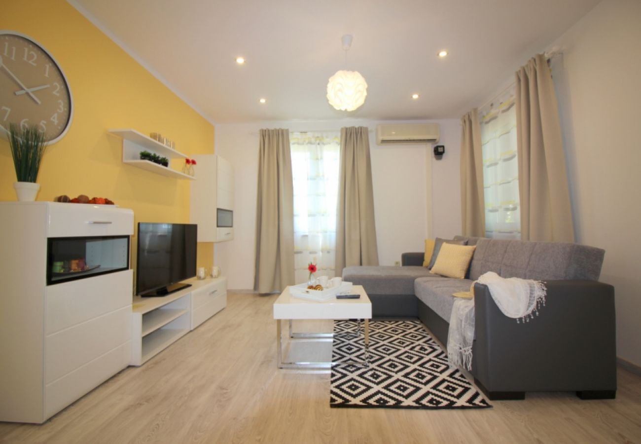 Maison à Porec - Maison de vacances dans Poreč avec terrasse, Climatisation, WIFI, Lave-vaisselle (4400-3)