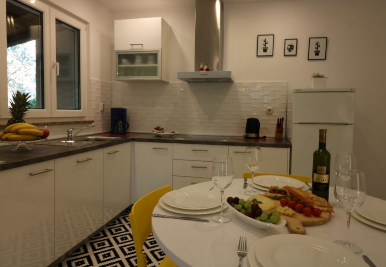 Maison à Porec - Maison de vacances dans Poreč avec terrasse, Climatisation, WIFI, Lave-vaisselle (4400-3)