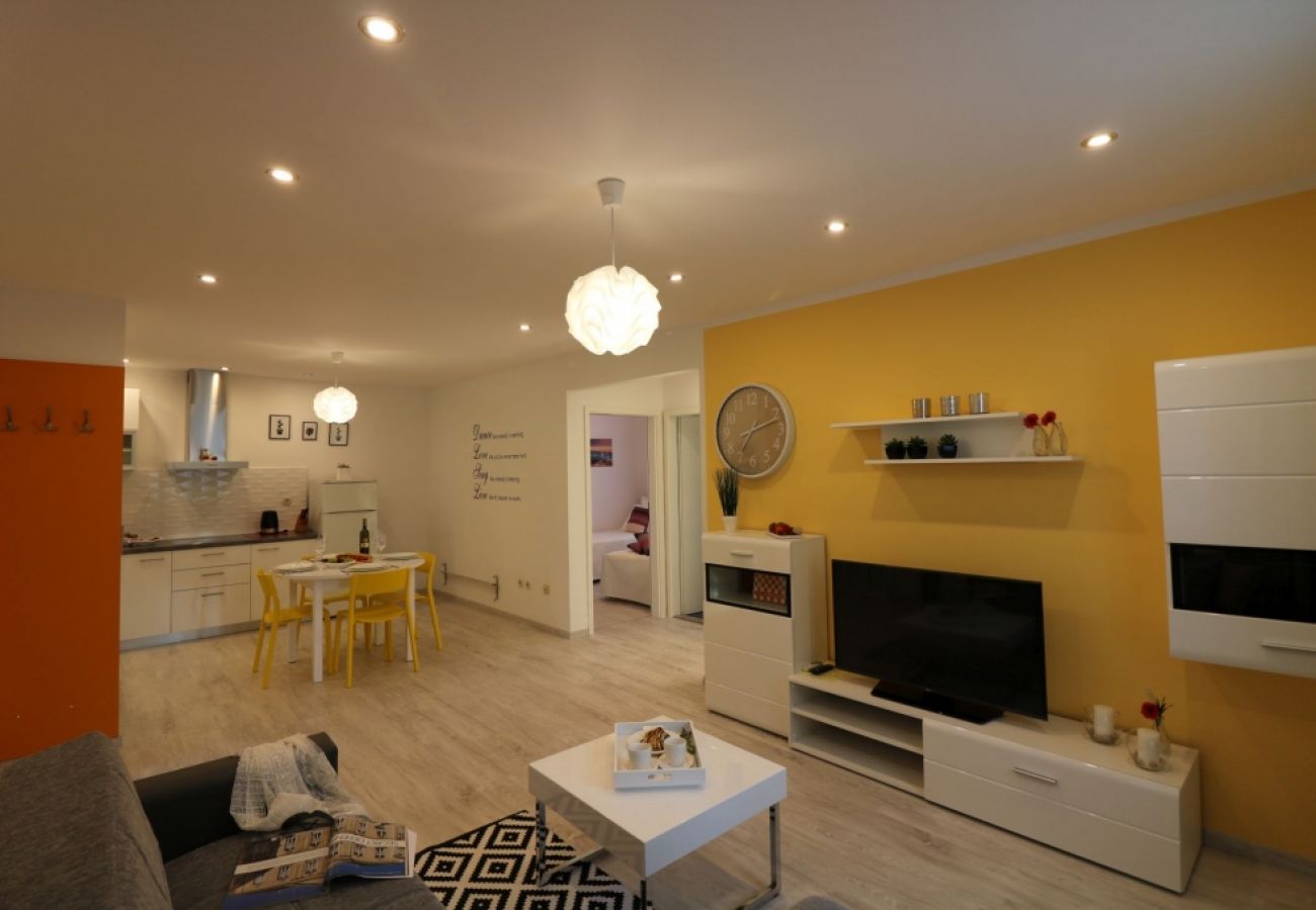 Maison à Porec - Maison de vacances dans Poreč avec terrasse, Climatisation, WIFI, Lave-vaisselle (4400-3)