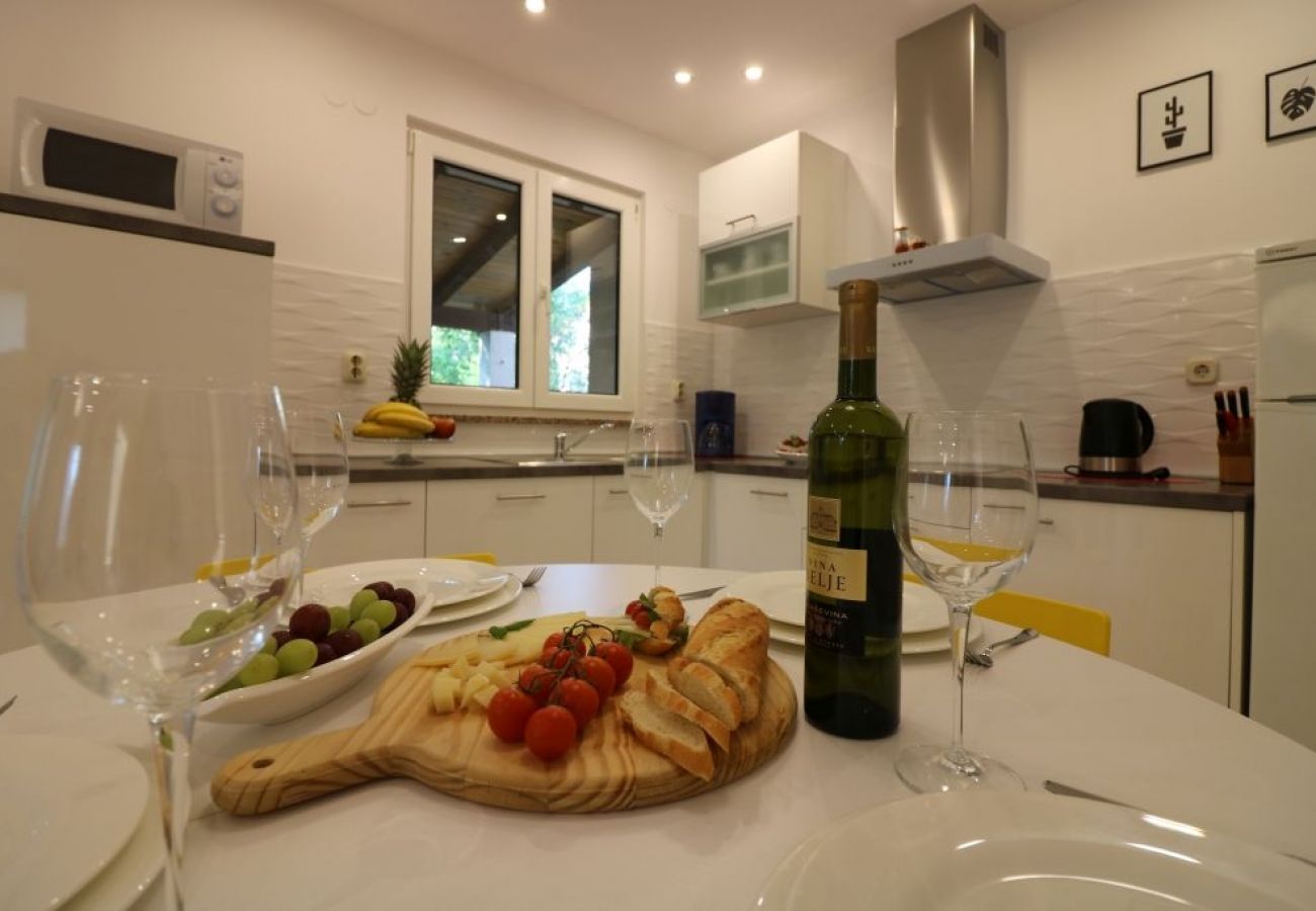 Maison à Porec - Maison de vacances dans Poreč avec terrasse, Climatisation, WIFI, Lave-vaisselle (4400-3)