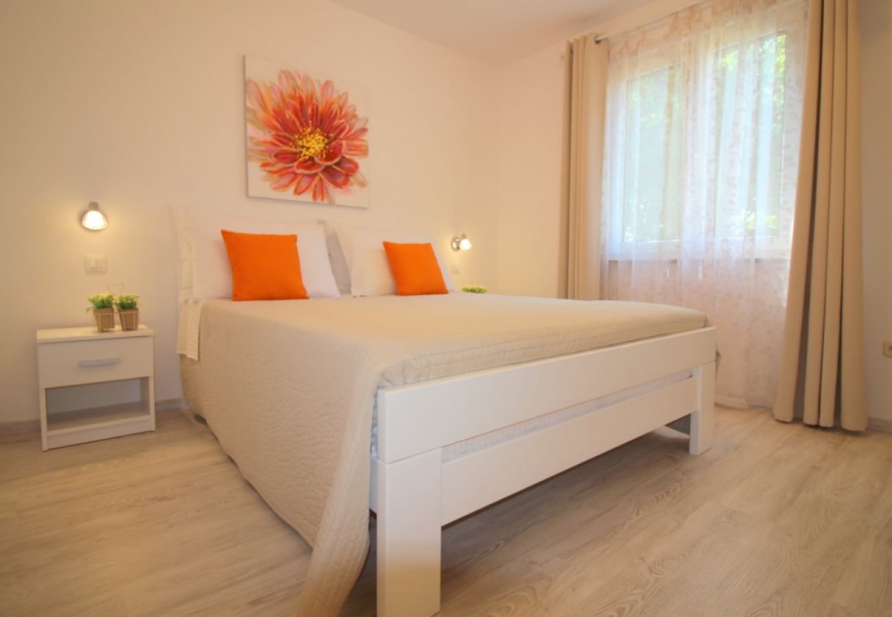 Maison à Porec - Maison de vacances dans Poreč avec terrasse, Climatisation, WIFI, Lave-vaisselle (4400-3)