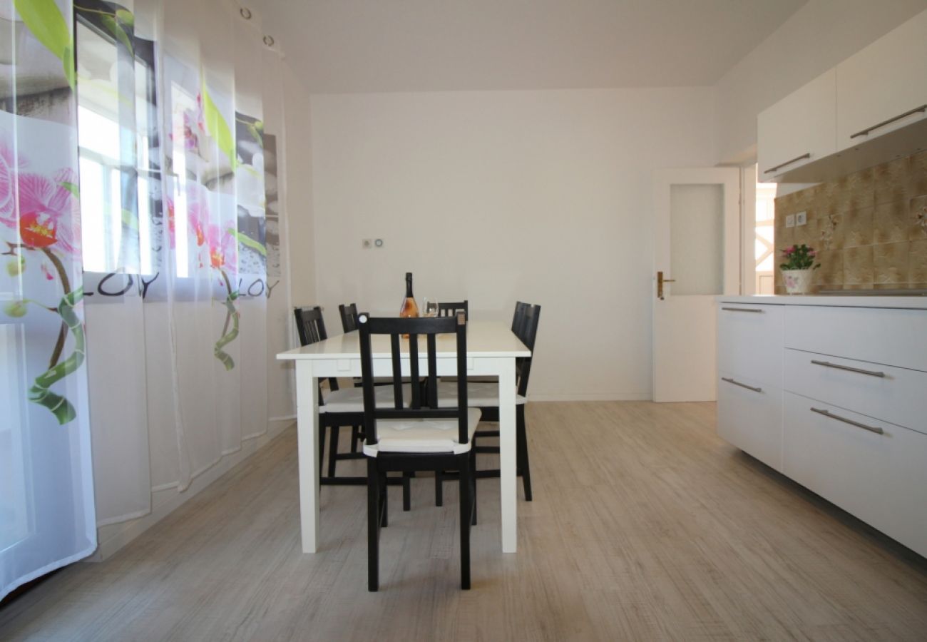 Appartement à Porec - Appartement à Poreč avec terrasse, climatisation, Wi-Fi, lave-vaisselle (4400-10)