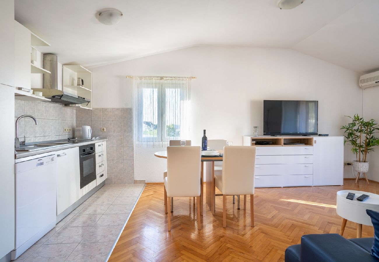 Appartement à Sali - Appartement dans Sali avec vue mer, Balcon, Climatisation, WIFI (4413-2)