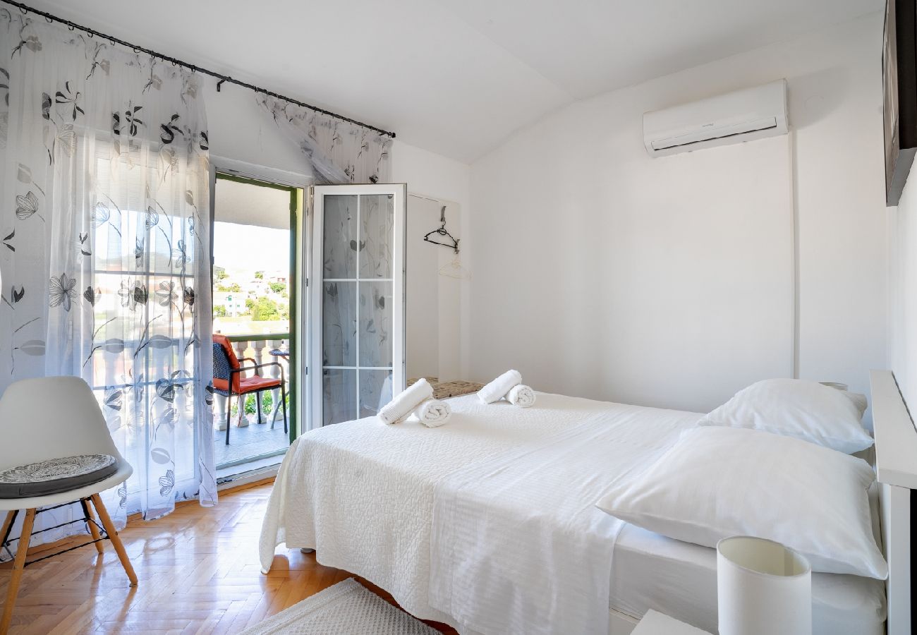 Appartement à Sali - Appartement dans Sali avec vue mer, Balcon, Climatisation, WIFI (4413-2)