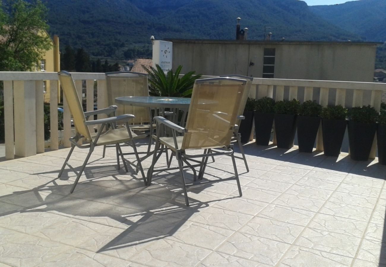 Appartement à Jelsa - Appartement dans Jelsa avec terrasse, Climatisation, WIFI (4440-1)