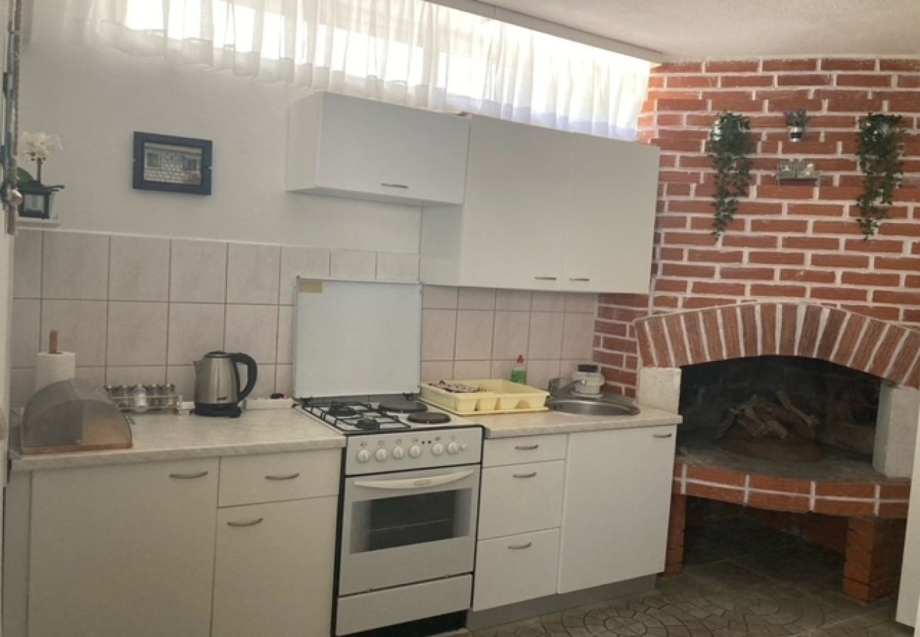 Appartement à Jelsa - Appartement dans Jelsa avec terrasse, Climatisation, WIFI (4440-3)