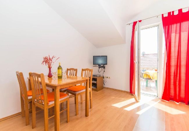 Appartement à Vodice - Appartement dans Vodice avec Balcon, Climatisation, WIFI (4441-2) Appartement à Vodice - Appartement dans Vodice avec Balcon, Climatisation, WIFI (4441-2)