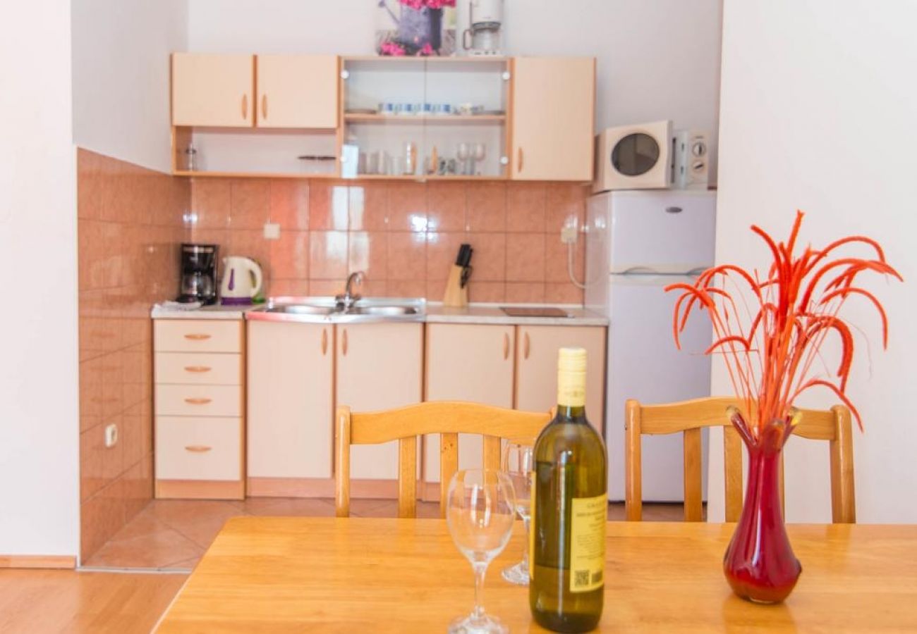 Appartement à Vodice - Appartement dans Vodice avec Balcon, Climatisation, WIFI (4441-2)