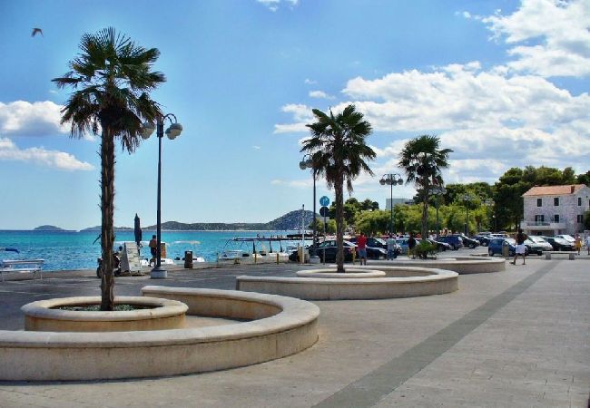 Appartement à Vodice - Appartement dans Vodice avec terrasse, Climatisation, WIFI (4441-3) Appartement à Vodice - Appartement dans Vodice avec terrasse, Climatisation, WIFI (4441-3)