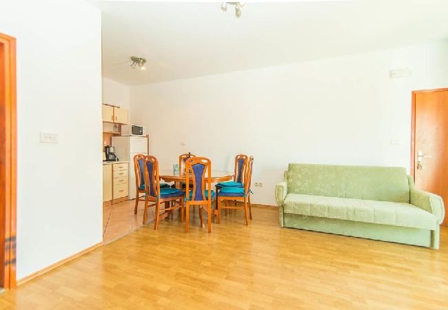 Appartement à Vodice - Appartement dans Vodice avec Balcon, Climatisation, WIFI (4441-1) Appartement à Vodice - Appartement dans Vodice avec Balcon, Climatisation, WIFI (4441-1)