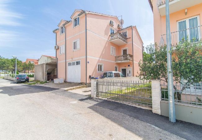 Appartement à Vodice - Appartement dans Vodice avec Balcon, Climatisation, WIFI (4441-1) Appartement à Vodice - Appartement dans Vodice avec Balcon, Climatisation, WIFI (4441-1)