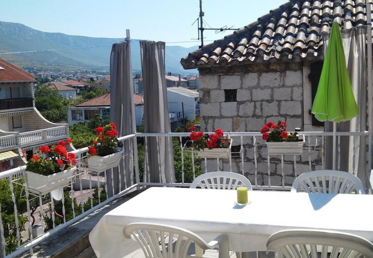 Appartement à Kaštel Kambelovac - Appartement dans Kaštel Kambelovac avec vue mer, Balcon, Climatisation, WIFI (4483-1)