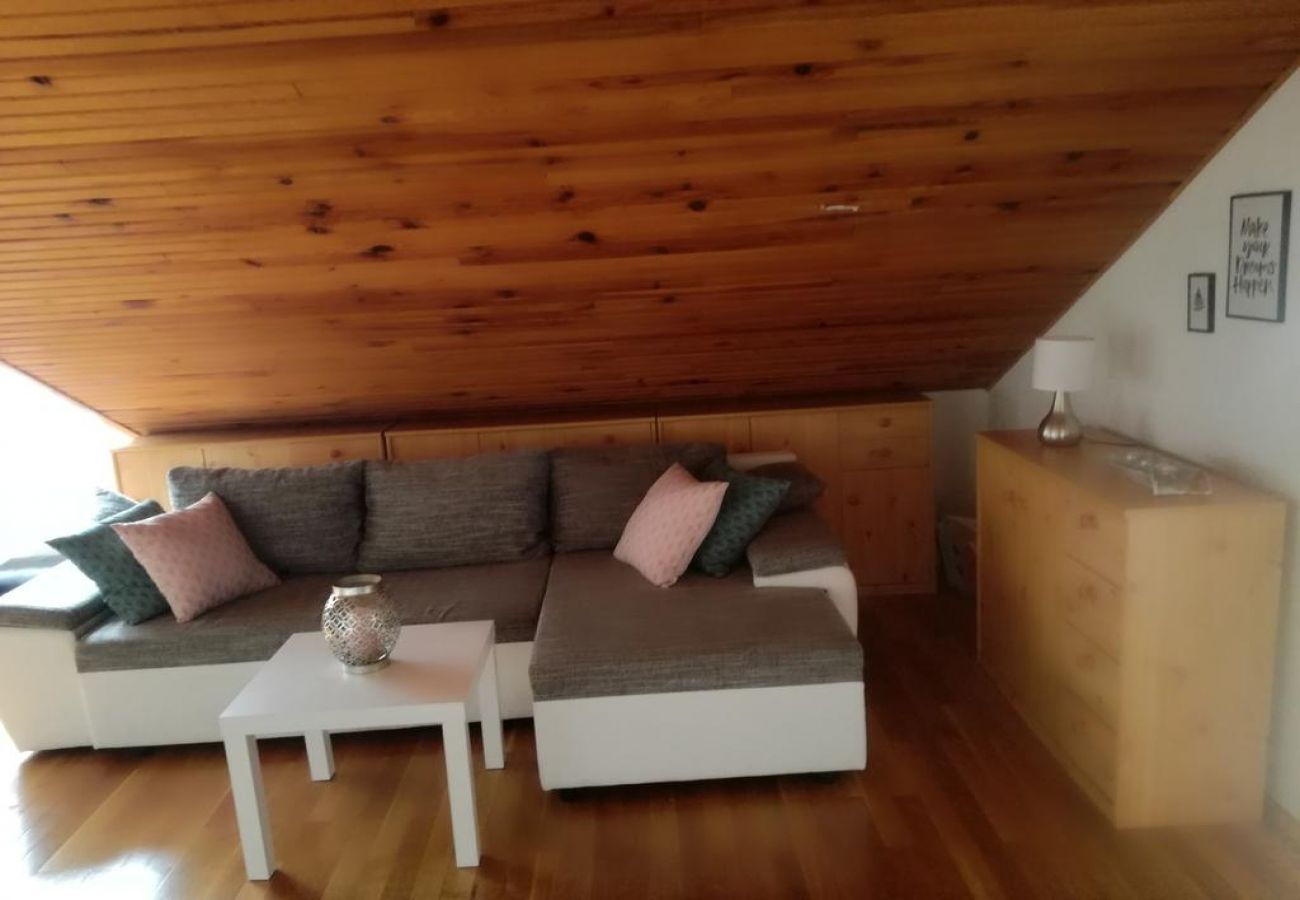 Appartement à Kaštel Kambelovac - Appartement dans Kaštel Kambelovac avec vue mer, Balcon, Climatisation, WIFI (4483-1)